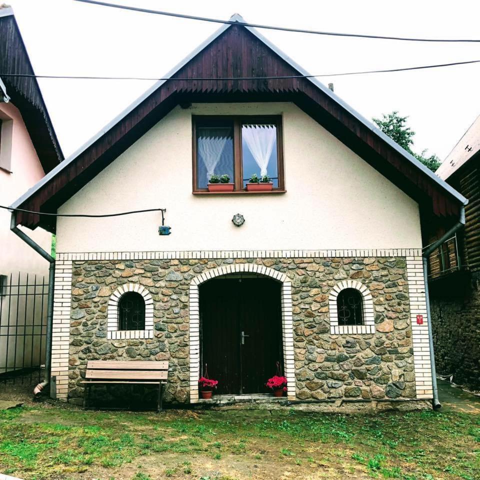 Apartman Nad Vinnym Sklepom Pouzdrany Экстерьер фото